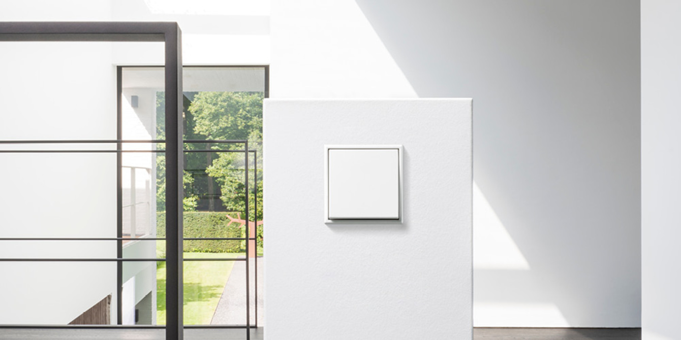 JUNG Schalterprogramme bei MK Elektrotechnik GmbH in Steinwiesen